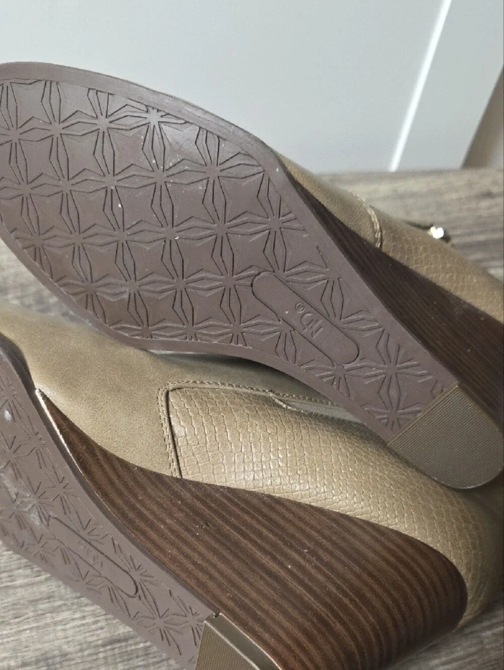 new directions Taupe Wedge Ankle Booties with Side Zip Size 9.5